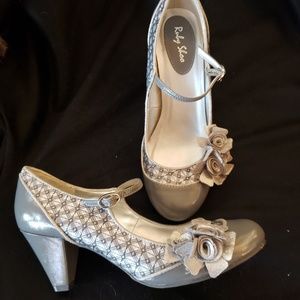 Ruby Shoo Pump. Euro 40. New. No Box